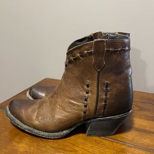 Women's Tony Lama boots size 7.5